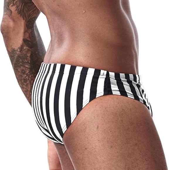 Aimpact Swimsuit Medium 32-38" waist Gently worn 82% polyamide/18% elastane - Picture 2 of 7